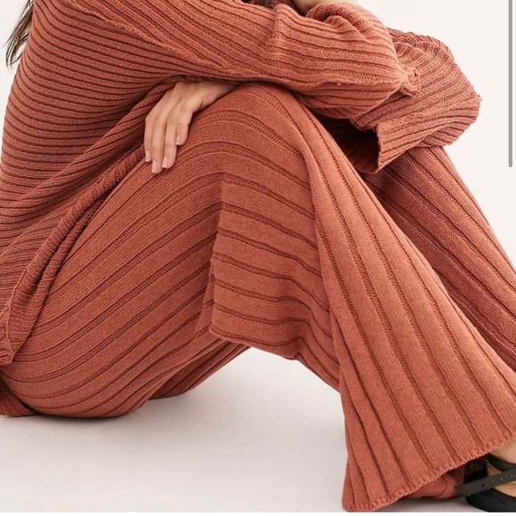 Free People Pants - FREE PEOPLE BEACH IMOGENE RIBBED KNIT SWEATER PANTS SALMON RUST MEDIUM